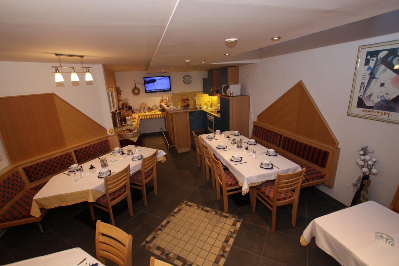 Gaestehaus Alpina Sankt Anton am Arlberg Luaran gambar